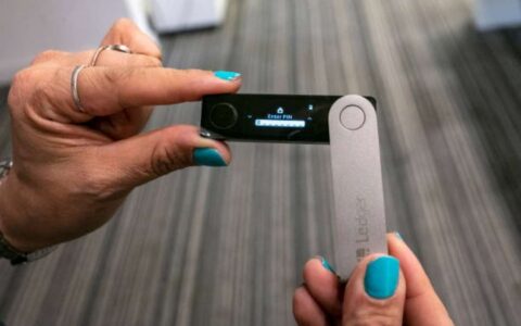 2026年加密货币钱包终极指南：冷钱包vs热钱包，安全存储的智慧选择