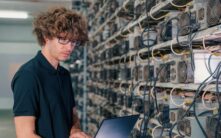 比特币挖矿难度深度解析：机制原理与八大影响因素全揭秘