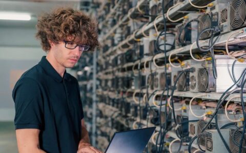 比特币挖矿难度深度解析：机制原理与八大影响因素全揭秘