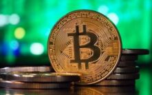 比特币跌破ETF成本基础，MVRV指标显示市场压力加剧