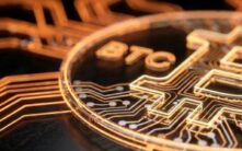 全球紧张局势与矿工抛售双重打击，比特币跌破65,000美元关口