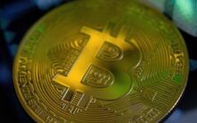 专家交易员预测比特币可能跌破4000美元，技术图表显示看跌信号