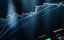 比特币vs标普500：五年差距揭示翻倍回报的秘密