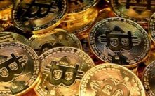 比特币ETF投资者展现钻石手：自10月10日以来仅流出65亿美元