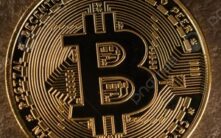 比特币正式进入看跌区域，技术分析显示或将跌至3.5万美元