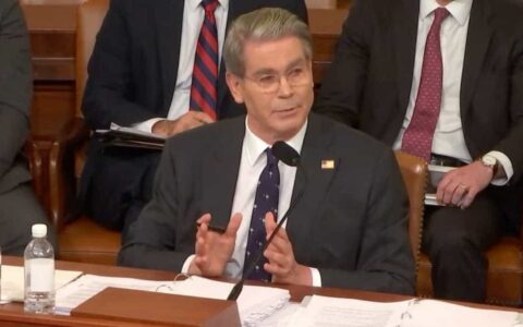 众议院民主党人施压财政部长贝森特 要求澄清特朗普关联加密公司World Liberty Financial信托银行牌照审查