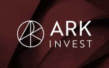 地缘政治动荡中，Ark Invest逢低买入Coinbase和Robinhood股票