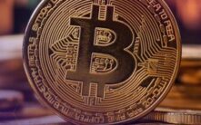 比特币在伊朗袭击冲击后强势反弹，24小时内收复5000美元跌幅