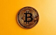 MicroStrategy再掷2亿美元买入比特币，Saylor策略展现坚定信心