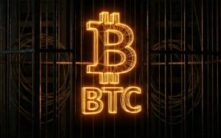 Core Scientific 2025年Q4托管收入飙升，但挖矿收益下滑